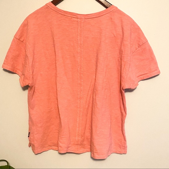 The North Face Pink Short Sleeve Shirt Loose Fit Large Outdoor Tee - Picture 2 of 4